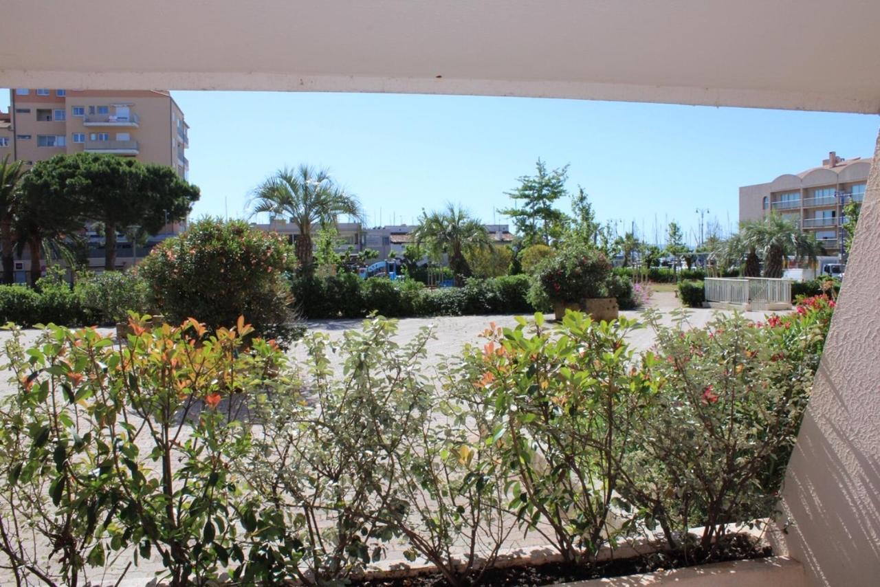 Holidays Hyères Exterior foto
